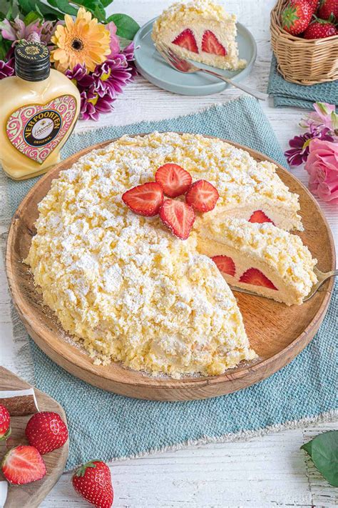 Maybe you would like to learn more about one of these? Kokos-Erdbeer-Torte mit Verpoorten Original Eierlikör vom ...