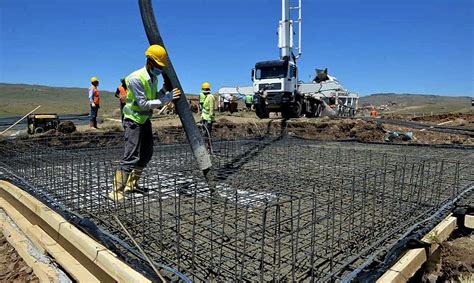 Erzurum'un köprüköy ilçesinde 5,1 büyüklüğünde deprem meydana geldi. Erzurum'da inşa edilecek 575 deprem konutunun temeli atıldı | TOKİ Haber
