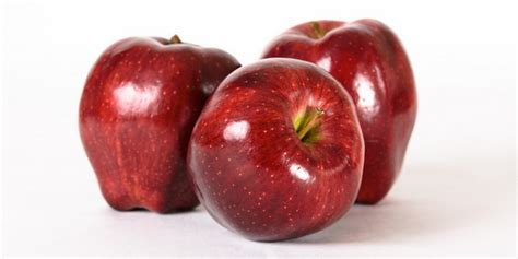 Biasanya buah apel jika sudah matang berwarna merah, tapi ada juga yang hijau, dan kuning. Kumpulan Gambar Buah Apel Yang Segar