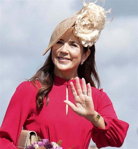 crown princess mary steals the show with fascinator purewow