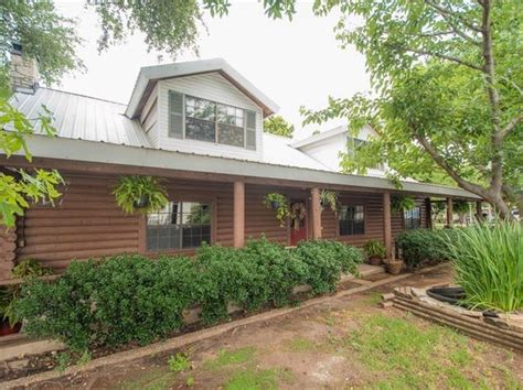 View photos, foreclosure details, outstanding loan balances, and more on realtytrac. Granbury TX Waterfront Homes For Sale - 89 Homes | Zillow