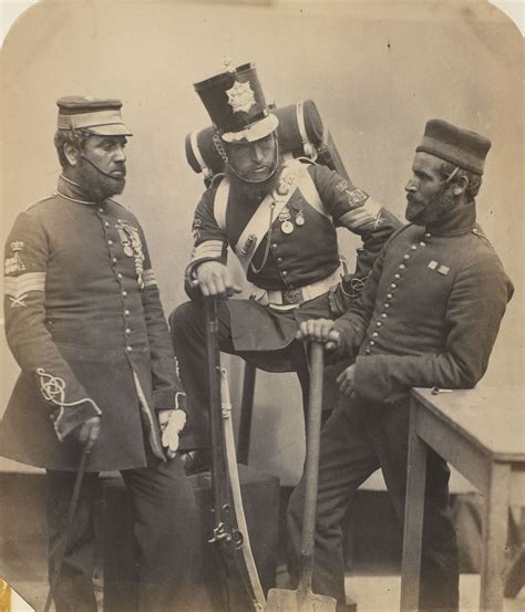 Фотография трех солдат королевских саперов и шахтеров служивших в