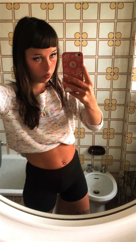 Meeee Girl Italiangirl Selfie Brunette Outfitoftheday Pretty Springoufit Navelpiercing