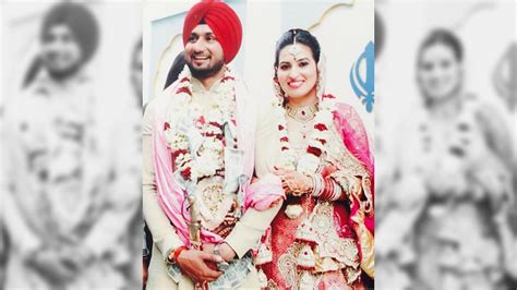 Honey Singh Shares Throwback Pic With Wife Shalini From Their Wedding