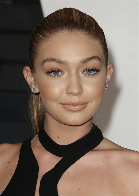 This Outfit Proves Gigi Hadid Is Just Like You Like You Manicures