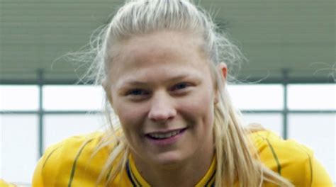 Det enda som än så länge verkar stå helt klart är att hon efter söndagens ligamatch mot werder bremen lämnar sitt wolfsburg. Fridolina Rolfö - Spielerinnenprofil - DFB Datencenter