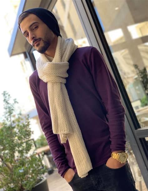 שלט מחאה נגד ירין שרף החשוד באונס (צילום: המעריצים של החשוד באונס הילדה