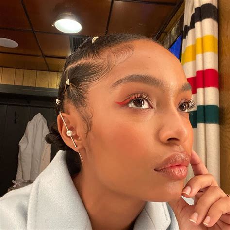 The Best Beauty Instagrams Of The Week Yara Shahidi Erykah Badu And More Vogue