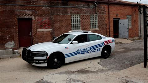 Detroit Police Officer Fled Police In A Stolen Dodge Challenger Verve