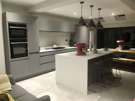 Looking for kitchen worktop ideas? My kitchen is Pinworthy at last! Matt grey handless ...