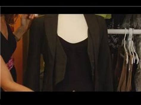 Layering is very effective to disguise a belly and is much easier to do during want more ideas on how to hide your belly with the right clothes? Maternity Clothes : Hiding Pregnancy with Clothes - YouTube