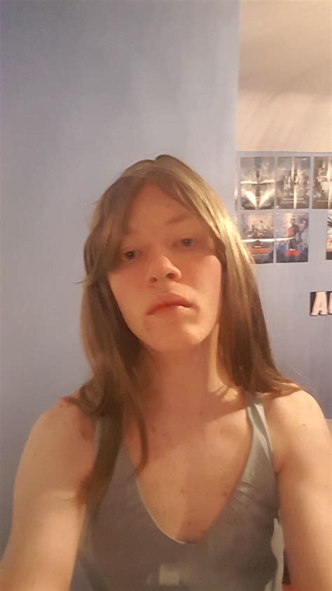 First Time Fully Presenting As Chloe A Cheap Wig But Overall Super Happy With It Scrolller