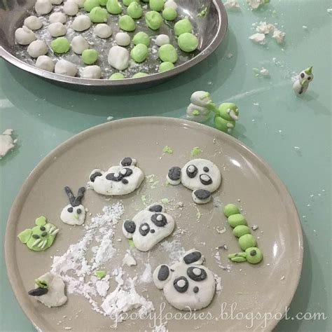 Traditional tang yuan filling usually contains lard, which is solid in room temperature especially in winter. GoodyFoodies: Recipe: Cute Homemade Panda Tang Yuan