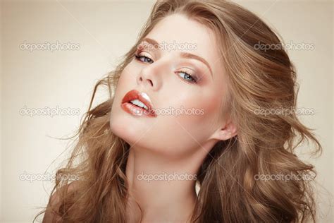 images light ash brown hair color genuine comely woman with flossy whity brown hair — stock