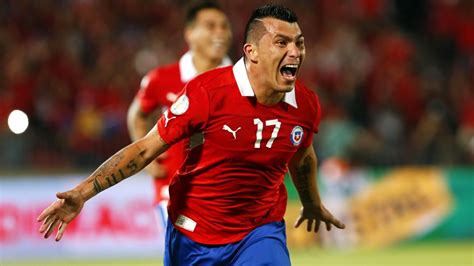 Gary medel comes out in support of lionel messi after double red card controversy. Medel ready to drop wages with 560 000 euro's to join Inter