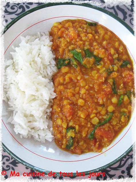 Du bon lard paysan qui lui donne ce petit plus qu'on aime tant! Dhal "one pot" aux pois jaunes cassés et aux épinards