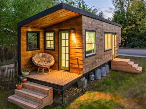 Sepenuhnya pilihan dan ide yang anda miliki dapat kami sesuaikan untuk mewujudkan rumah kayu yang unik dan elegan. 70 Desain Rumah Kayu Minimalis Sederhana dan Klasik ...