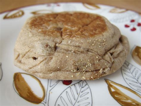 These muffins were called toaster crumpets at the the time. Review: Thomas' Cinnamon Vanilla English Muffins | Brand ...