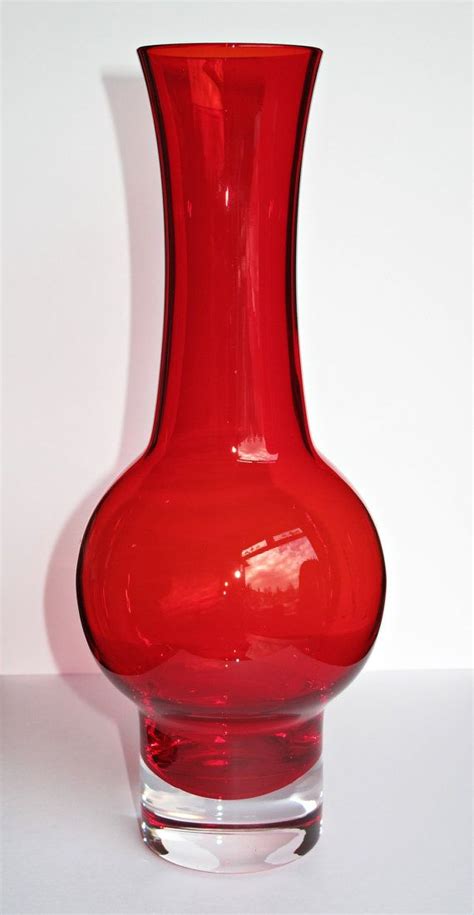 Red Bulbous Cased Glass Vase By Riihimäen Lasi Oy Riihimaki Of Etsy Uk Glass Vase Riihimaki