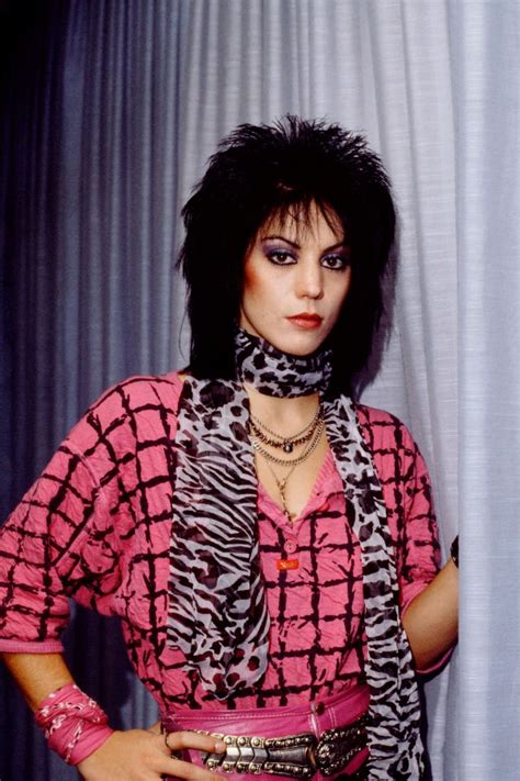 70s hairstyles and fashion totally revolutionized the world back then. Joan Jett's Edgy Hairstyle: 30 Amazing Color Portrait ...