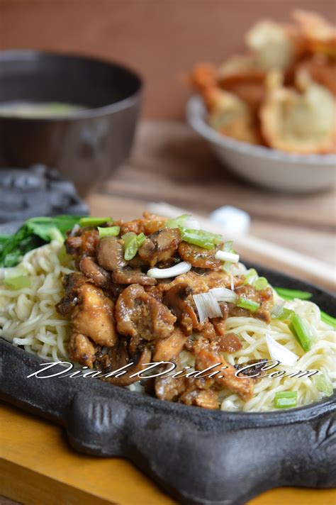 Maybe you would like to learn more about one of these? Diah Didi's Kitchen: Mie Ayam Jamur Hot Plate