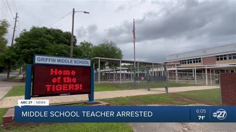 Lcso Investigating Fights In A Middle School Classroom Youtube