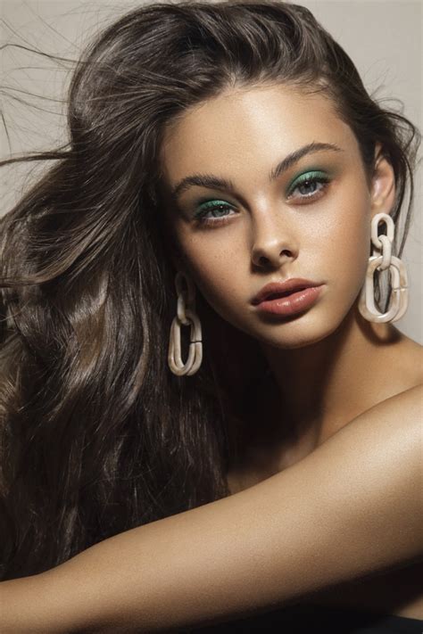Meika Woollard Listal Picture Of Chase Carter Showtainment