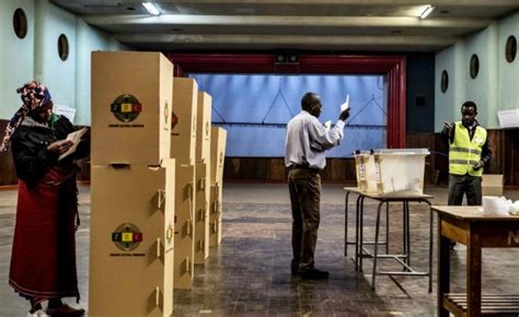 Zimbabwe Election Zanu Pf Wins Parliamentary Majority Electoral Body Says