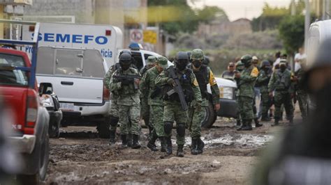El chapo's image, by contrast, seemed only to grow after his escapes. Die Erben von „El Chapo" führen sein Vermächtnis fort ...