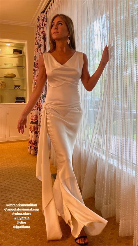 Jennifer joanna aniston (born february 11, 1969) is an american actress, producer, and businesswoman. Jennifer Aniston: Έβγαλε το μεταξωτό φόρεμα και ...