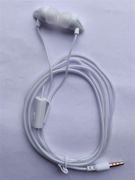 Wired White Gmb Gold Stereo Mobile Earphone Model Namenumber Champ