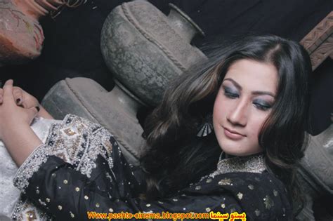Pashto Cinema Pashto Showbiz Pashto Songs Young And Beutifull Female Singer And Model Urooj