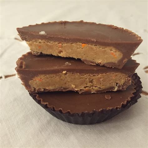 Peanut butter filling enrobed in a chocolate cup. Archived Reviews From Amy Seeks New Treats: Reeses Pieces ...