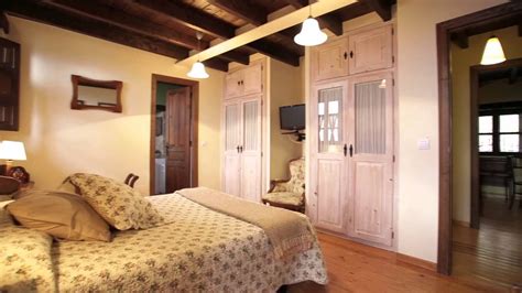 Está situada en plena sierra del cuera. Casa de aldea EL NAVARÓN, Cofiño (Asturias) - YouTube