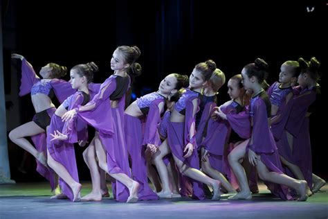 Group Of Girls Performing On Stage Free Image Peakpx