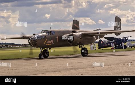 Aircraft Plane B25 Hi Res Stock Photography And Images Alamy