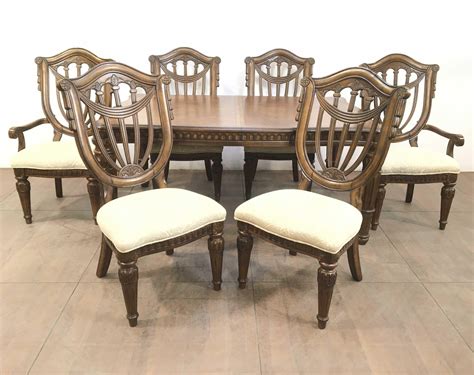 Lot Fairmont Designs Grand Estates Dining Set