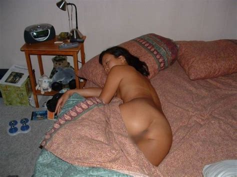 ポロリ。全裸。襲われても仕方ないぐらいエロい格好で寝ている女たち ポッカキット