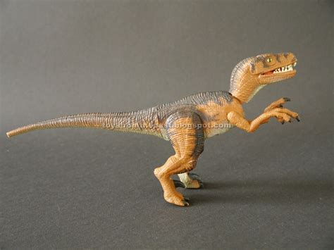 Toys From The Past 675 Jurassic Park Velociraptor Jp03 1993