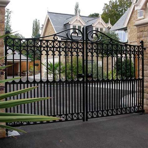 This design would work great for decorative wall panels or a room divider! Richmond Driveway Gate - Heritage Cast Iron USA