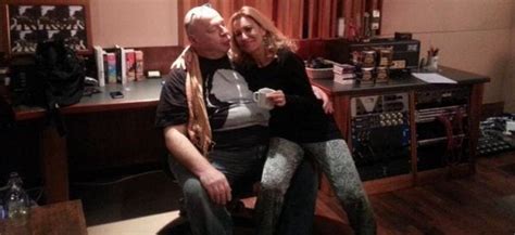 Grazia di michele (roma, 9 ottobre 1955) è una cantautrice e insegnante italiana. Sanremo 2015, Grazia Di Michele: "Oggi chiunque può ...