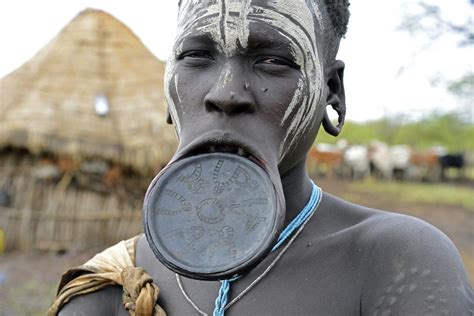 Mursi Woman 2 Mursi Pictures Ethiopia In Global Geography