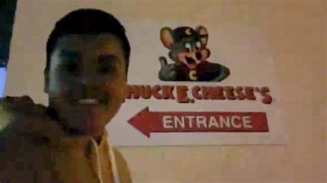 I Went To An Abandoned Chuck E Cheese Youtube