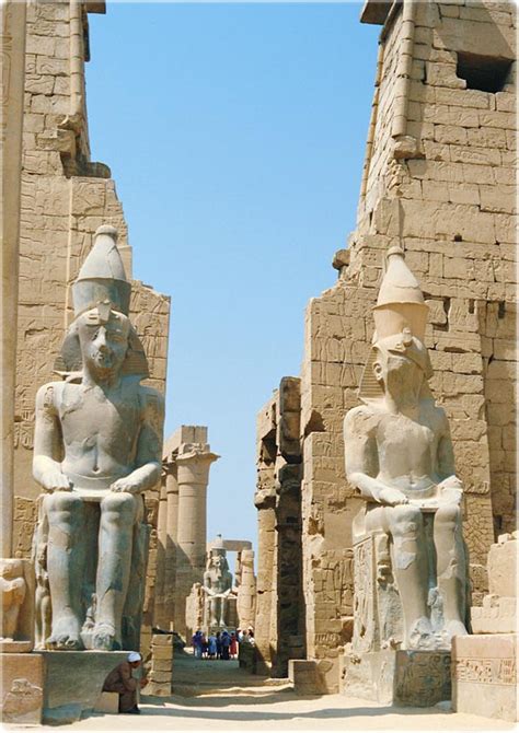 Média de 25 °c a 28 °c. Egito antigo - Fotos, curiosidades, pirâmedes
