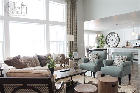 Learn how to integrate new decorating ideas throughout your home so that the style feels unified, not disjointed. Thrifty and Chic - DIY Projects and Home Decor
