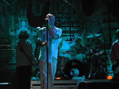 Rem Breaks Up After 31 Years As A Band Reactions Pour In From Around