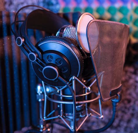 Hiring a voice actor? Here are 10 factors to consider - VoiceTalks