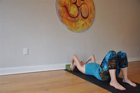 How To Make These Fear Inducing 5 Yoga Poses A Little Less Scary This