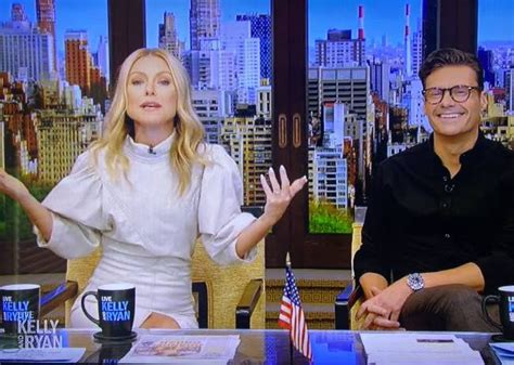 Kelly Ripa Wows In A Stunning Look So Perfect For Summer We Want It Too