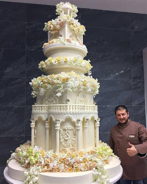 instagram big wedding cakes extravagant wedding cakes huge wedding cakes